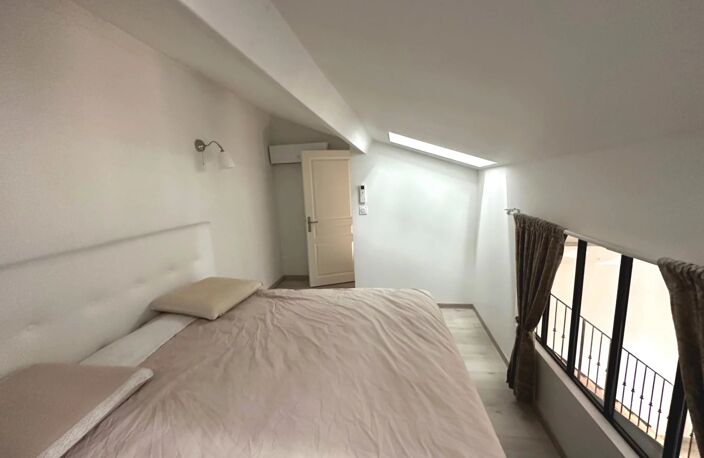T2 MEUBLE EN DUPLEX AU CENTRE DE VILLEFRANCHE — photo 5