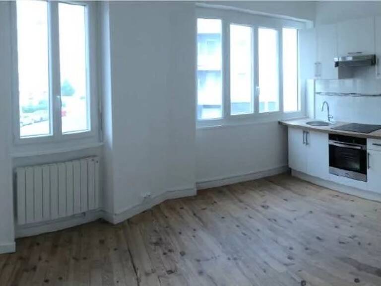 JOLI T2 AVEC BALCON - LYON 8ème — photo 1