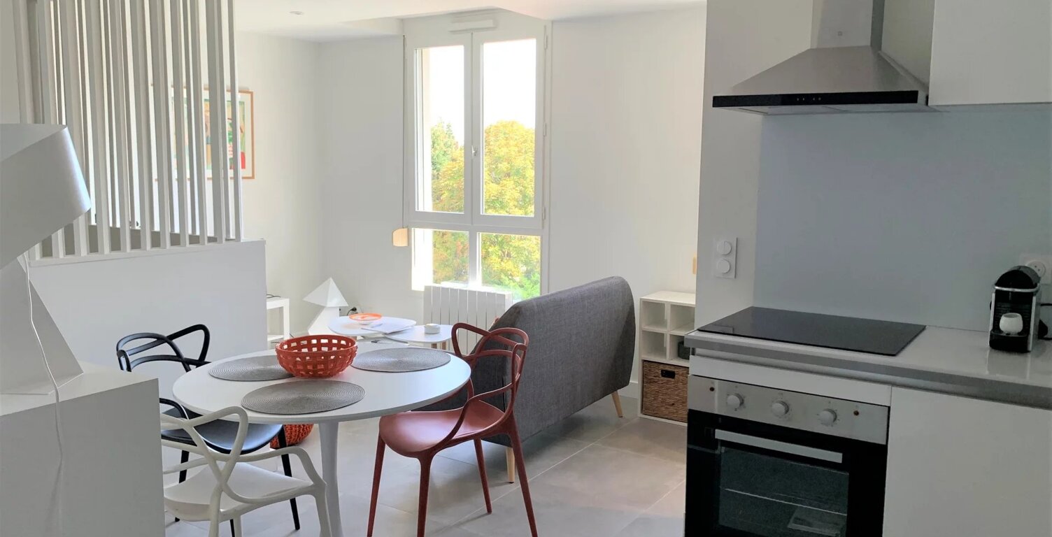 CHARMANT STUDIO MEUBLEE - GLEIZE — photo 1