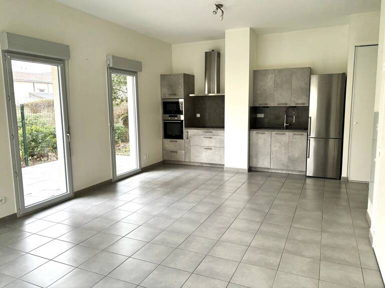 Bel appartement entièrement rénové à Belleville — photo 1
