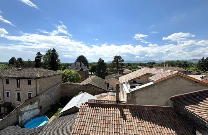 Charmant T3 au centre de Montmerle — photo 2