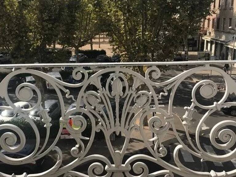 T2 de charme avec balcon à Villefranche — photo 1