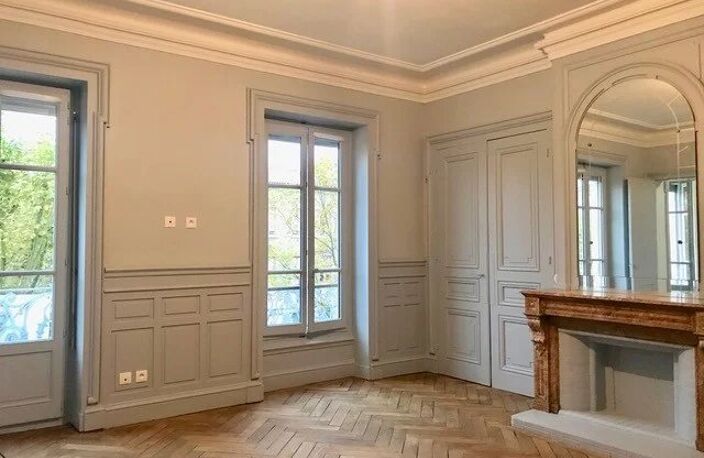 T2 de charme avec balcon à Villefranche — photo 3