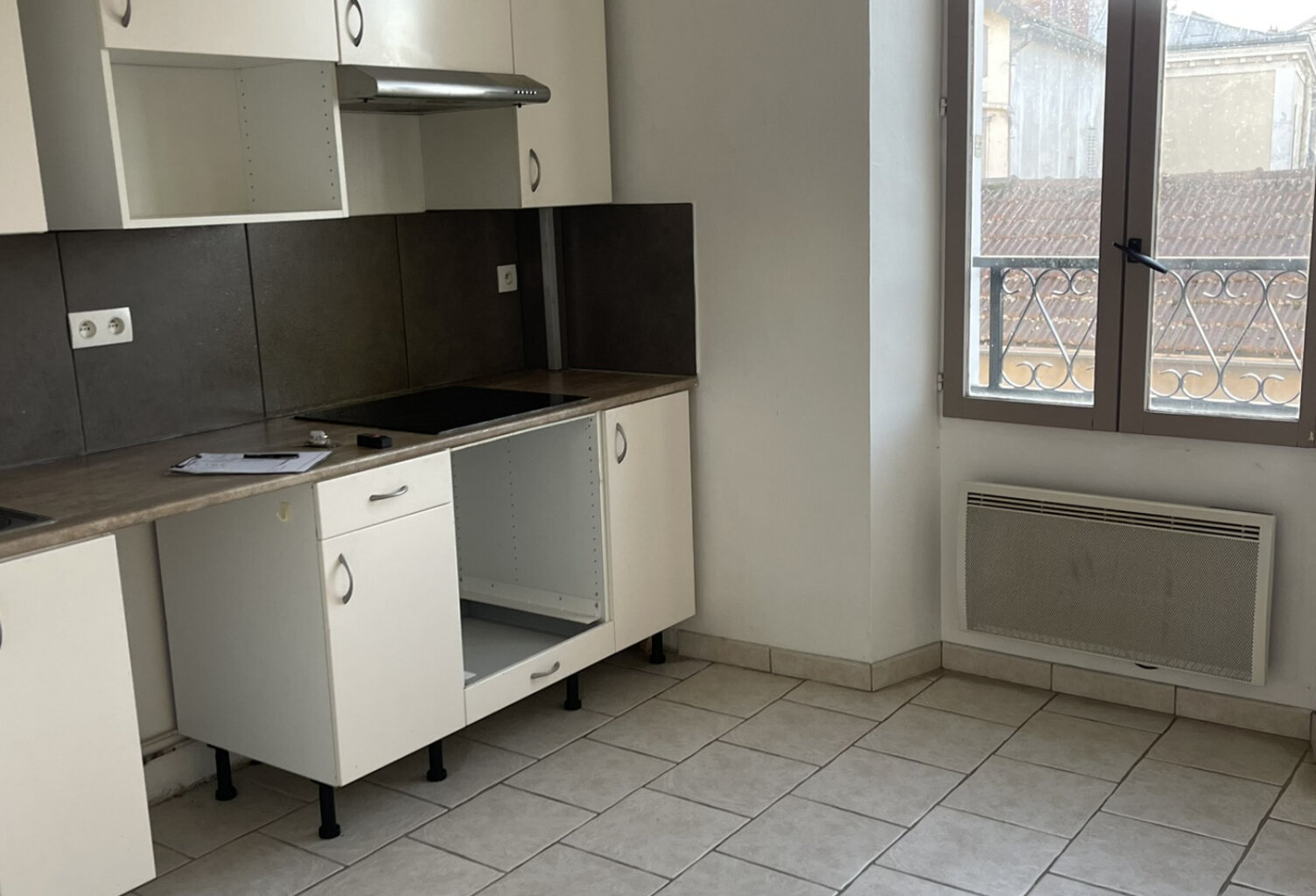 2 PIECES MONTEREAU-FAULT-YONNE VILLE BASSE — photo 1