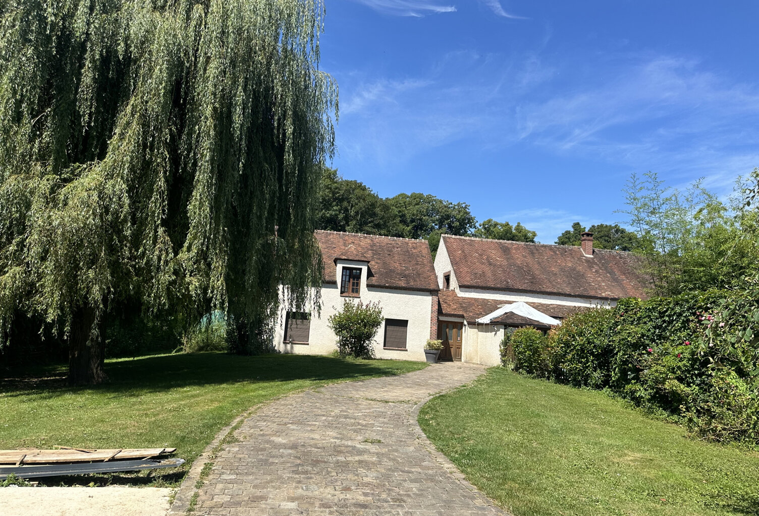 Propriété d'exception dans commune au pied de Sens 50 minute — photo 1