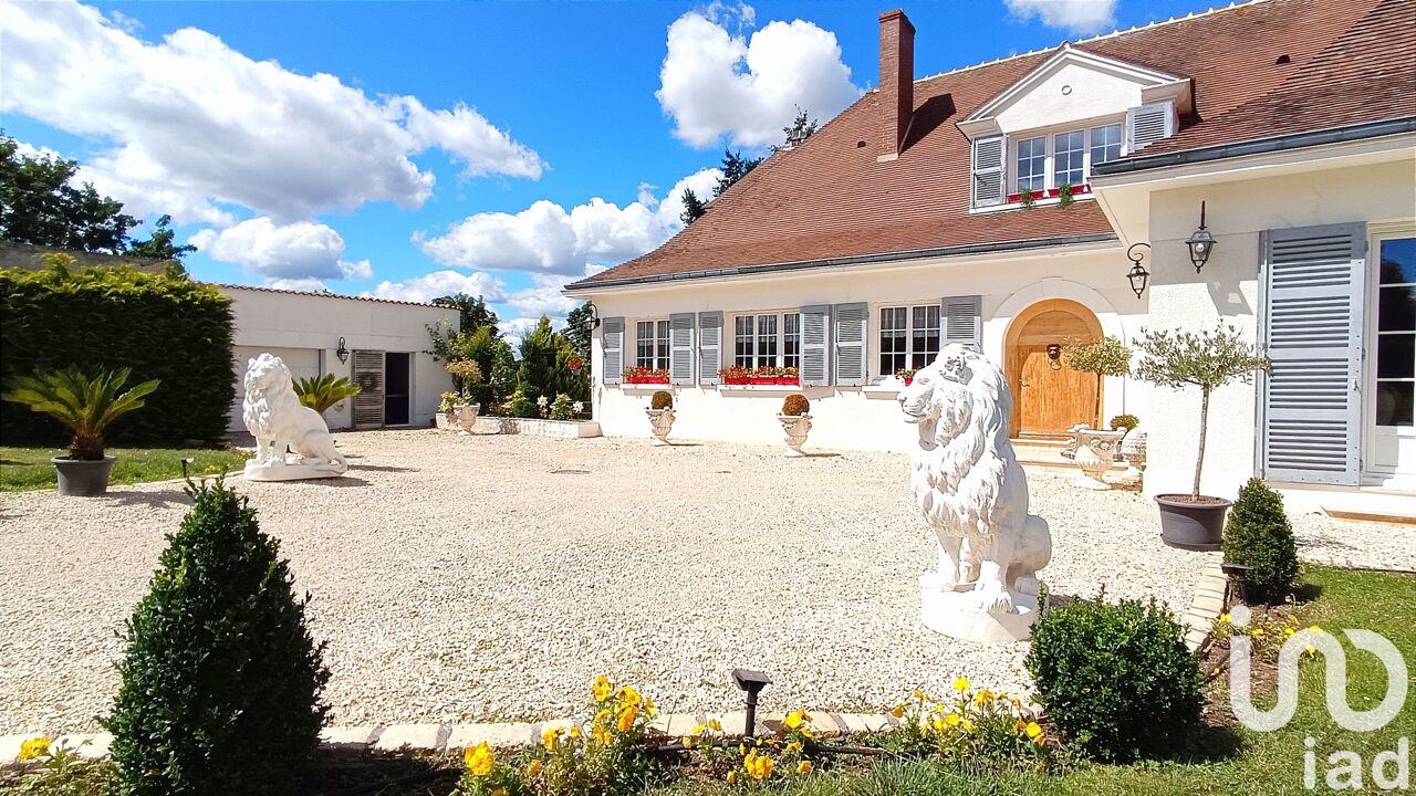 maison 10 pièces 334 m2 à vendre à Le Châtelet (18170)