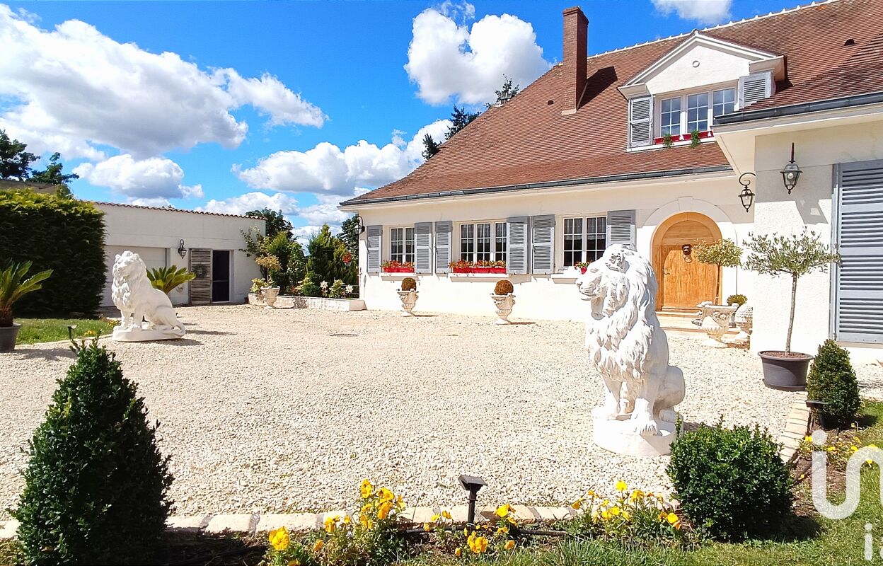 maison 10 pièces 334 m2 à vendre à Le Châtelet (18170)