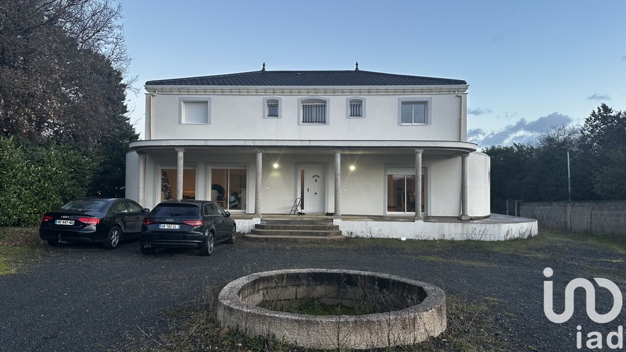 maison 6 pièces 265 m2 à vendre à Naintré (86530)