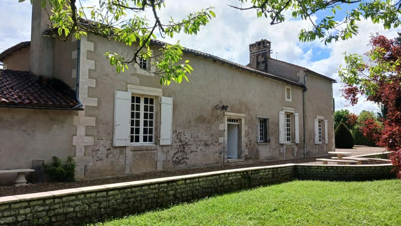 maison 7 pièces 261 m2 à vendre à Chasseneuil-du-Poitou (86360)