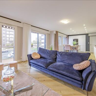 Appartement 6 pièces 351263 €