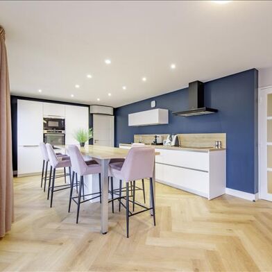 Appartement 6 pièces 351263 €