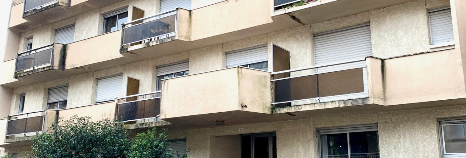 Garage   m² à louer à Cahors (46000)