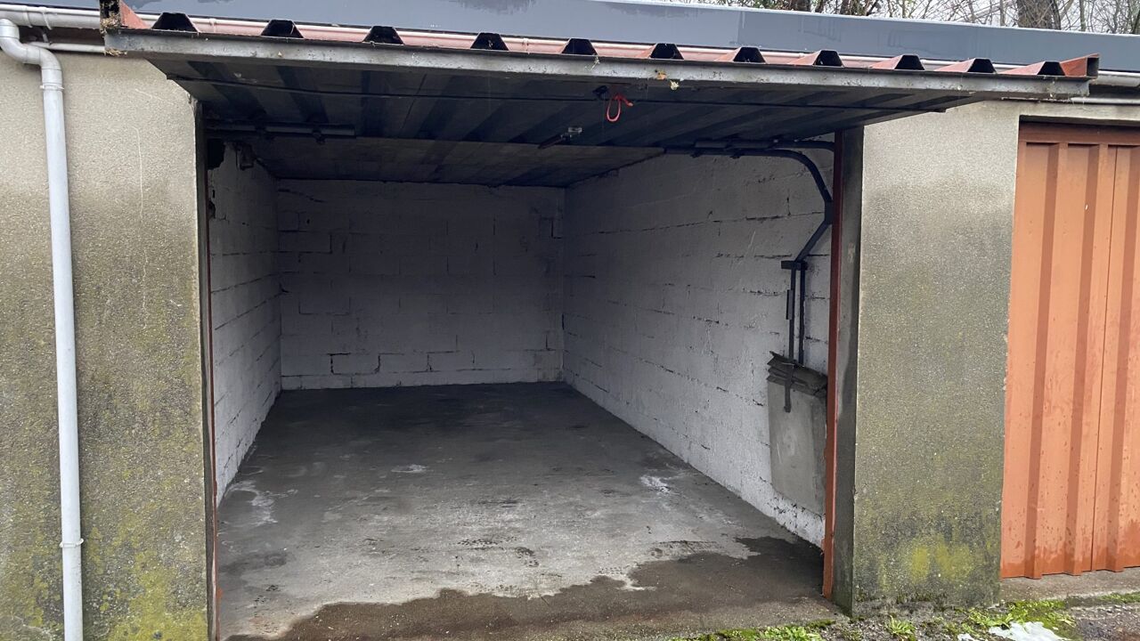 garage  pièces 18 m2 à louer à Saint-Martin-d'Hères (38400)