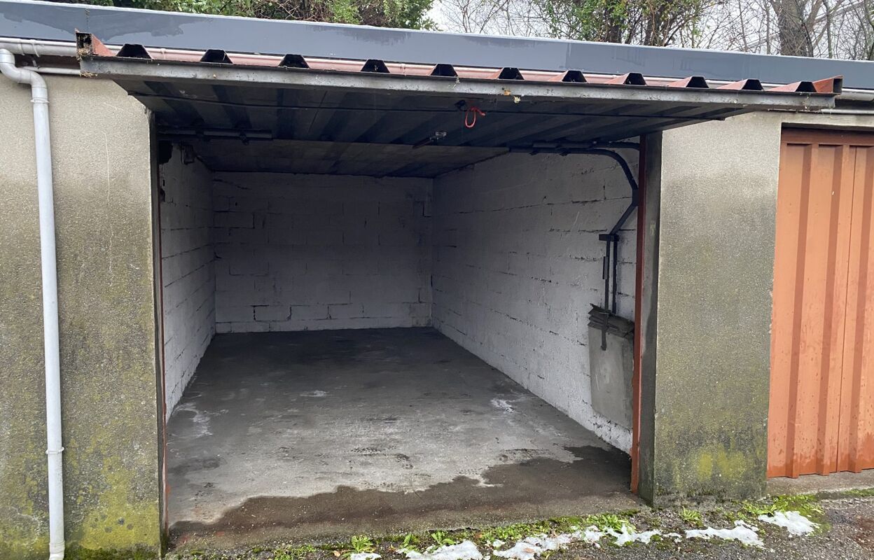 garage  pièces 18 m2 à louer à Saint-Martin-d'Hères (38400)