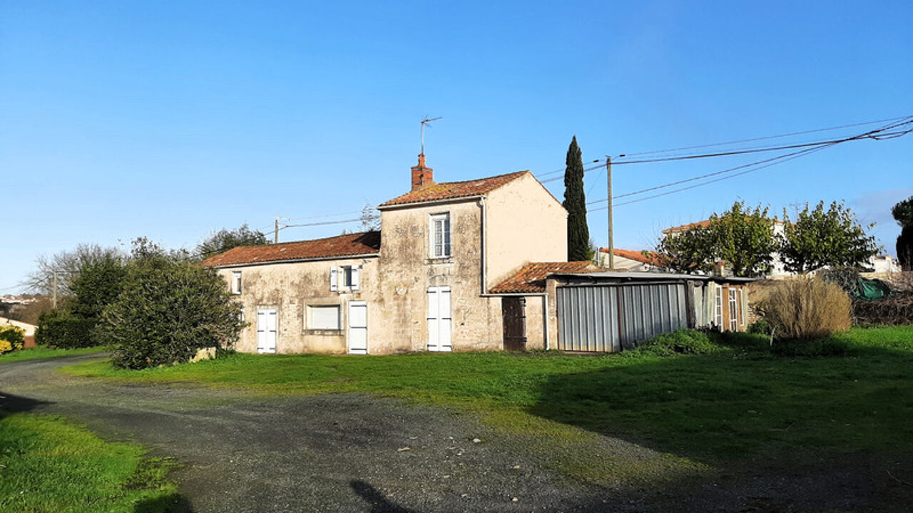 maison 5 pièces 94 m2 à vendre à Fontenay-le-Comte (85200)