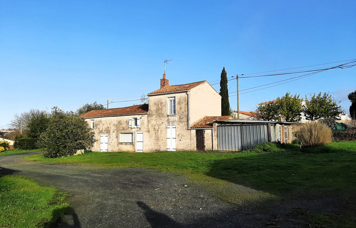 maison 5 pièces 94 m2 à vendre à Fontenay-le-Comte (85200)