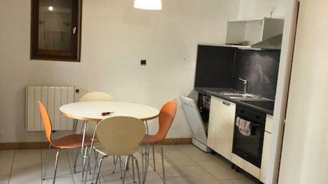 appartement 2 pièces 30 m2 à louer à Saintes (17100)