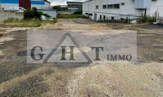 Commerce  800 m² à louer à Meaux (77100)