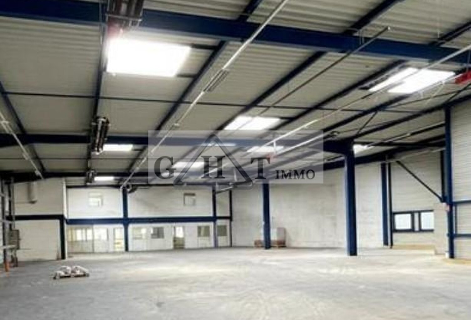 1080 m² entrepot bureaux à louer à chelles — photo 1