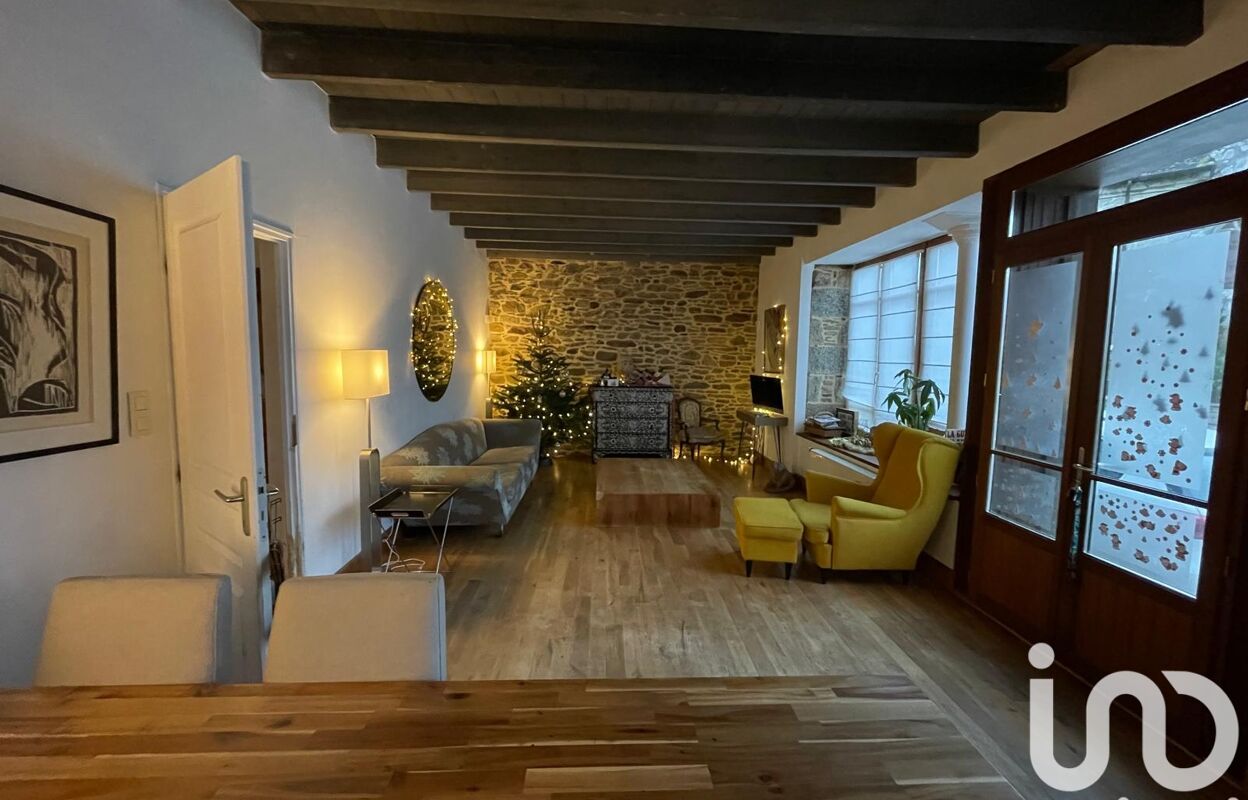 maison 9 pièces 196 m2 à vendre à Plouguenast (22150)