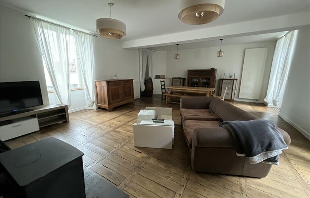 maison 6 pièces 177 m2 à vendre à Cherves-Châtelars (16310)