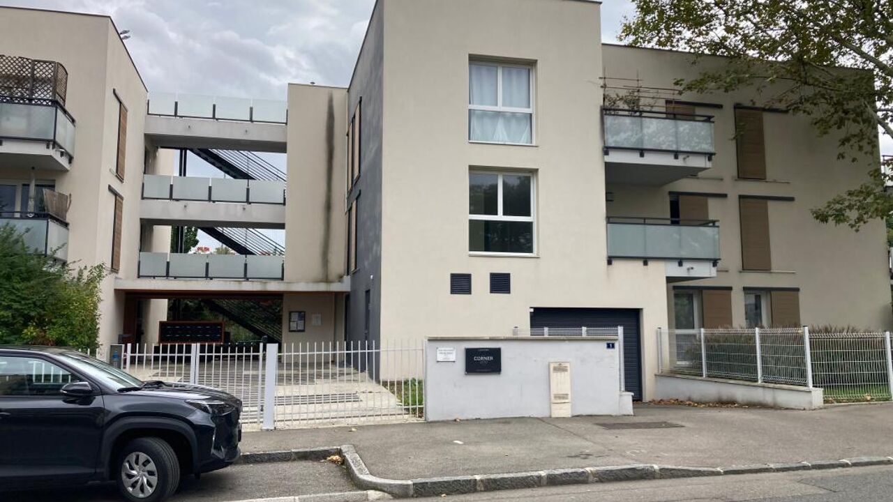 appartement 3 pièces 61 m2 à vendre à Sathonay-Camp (69580)