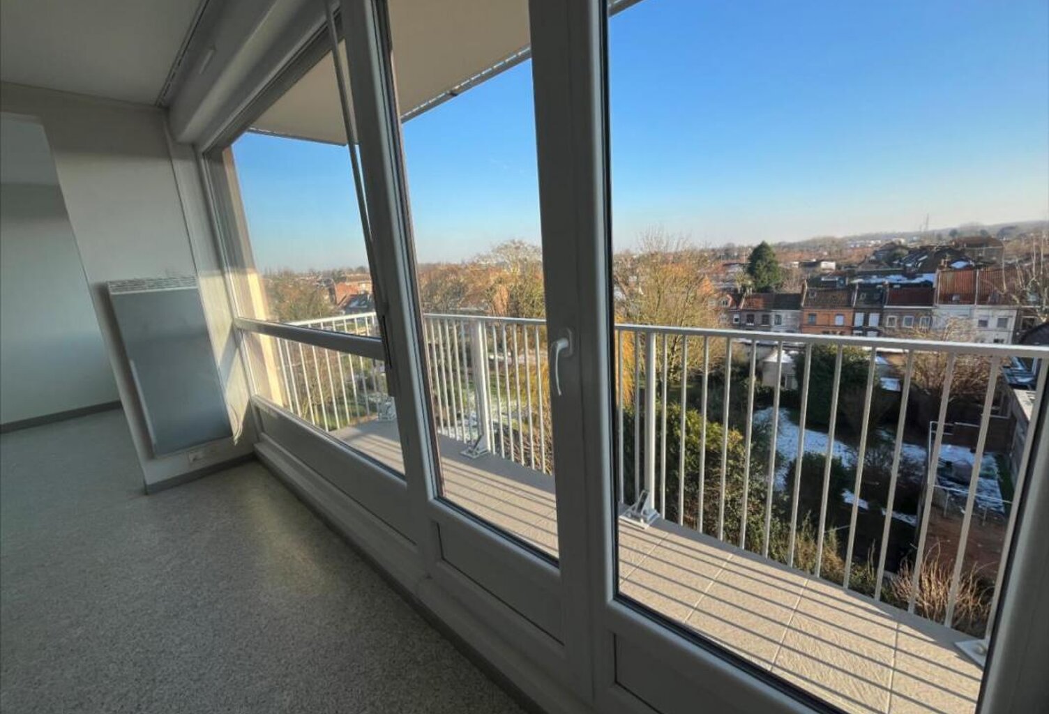 A VENDRE SECLIN appartement lumineux de 85m2 avec balcon — photo 1