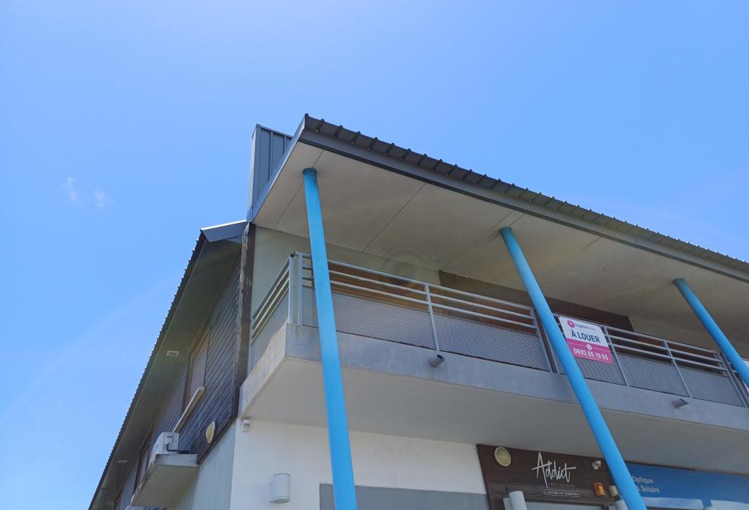 Local professionnel 86.49 m² St. André — photo 1