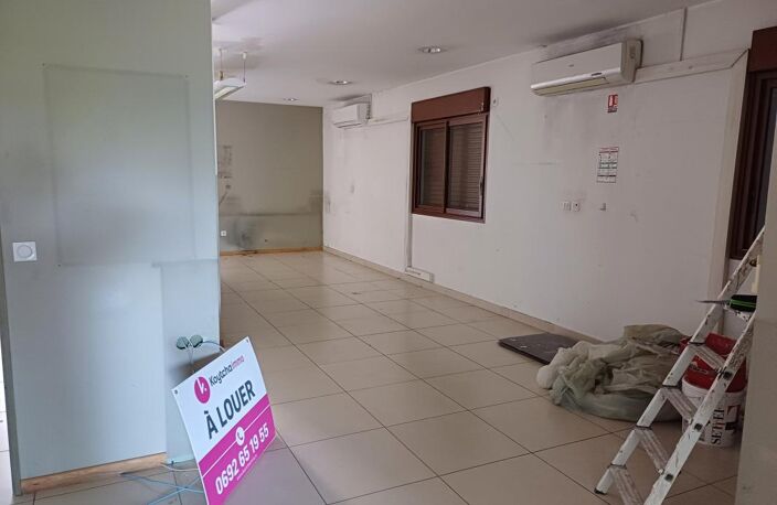 Local professionnel 86.49 m² St. André — photo 3