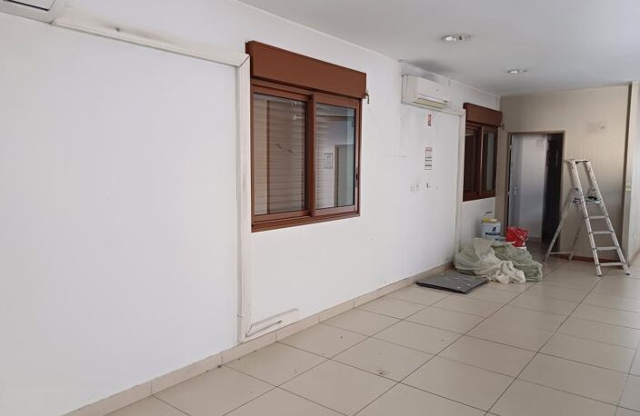 Local professionnel 86.49 m² St. André — photo 4