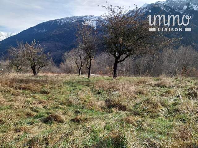 Terrain de montagne constructible 790 m² — photo du bien
