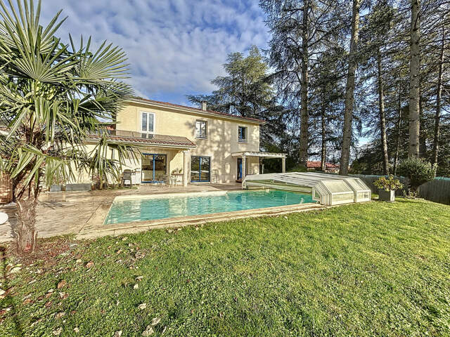 MAISON FAMILIALE D'EXCEPTION À CHARBONNIÈRES-LES-BAINS AVEC — photo du bien