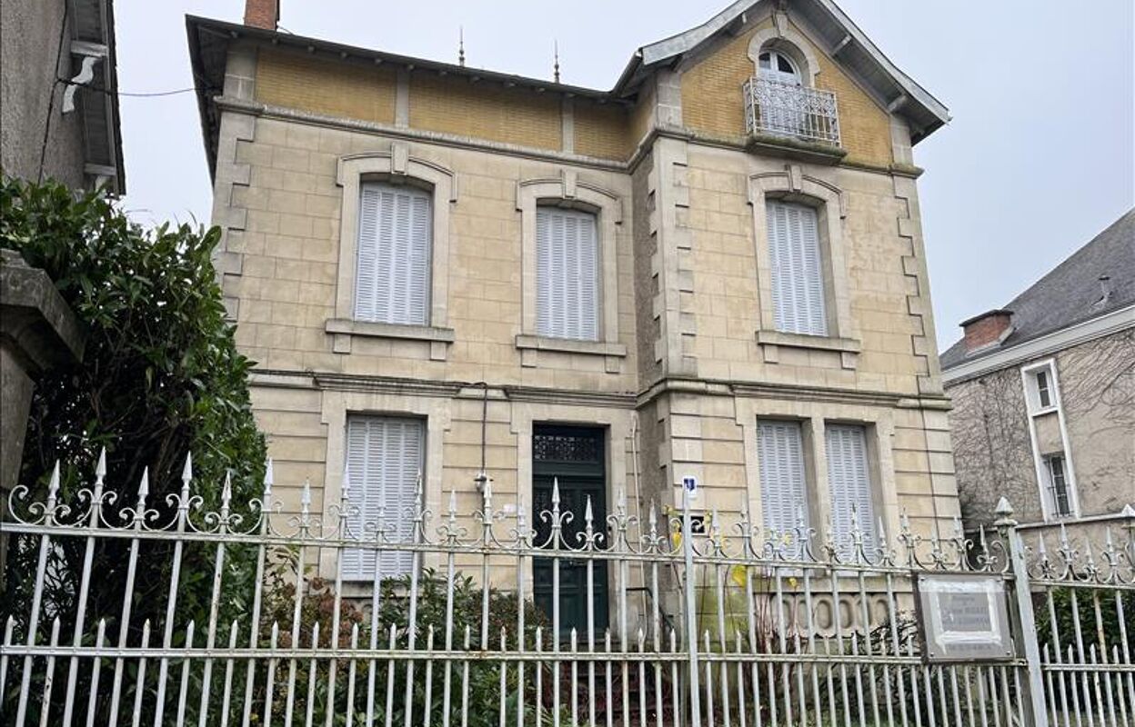 maison 10 pièces 167 m2 à vendre à Bellac (87300)