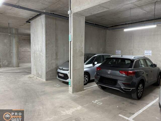 Parking intérieur — photo du bien