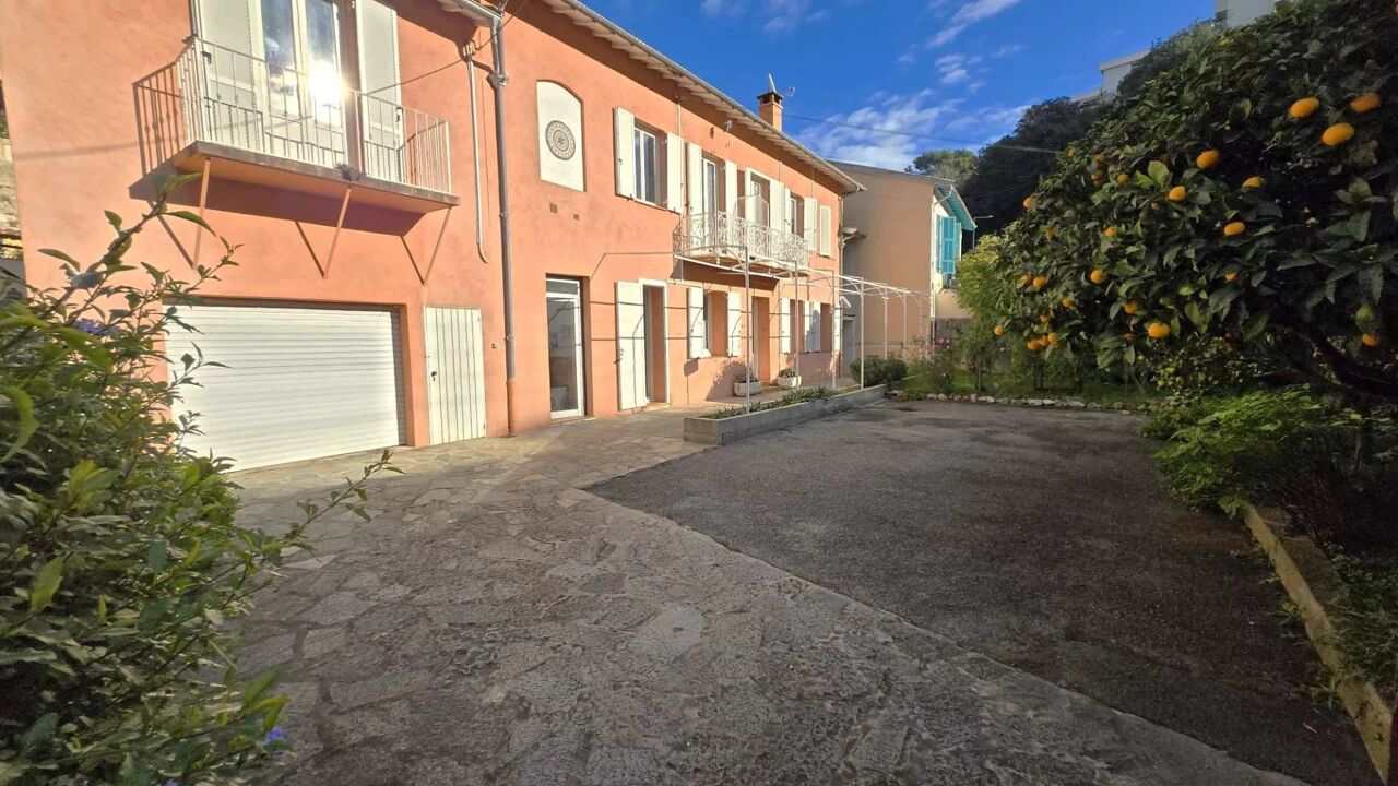 maison 10 pièces 212 m2 à vendre à Nice (06100)