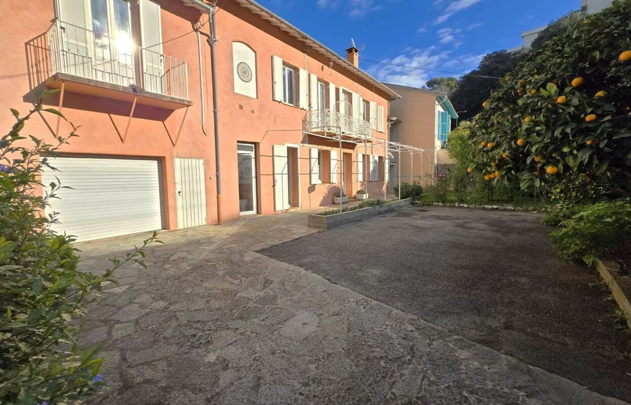 maison 10 pièces 212 m2 à vendre à Nice (06100)