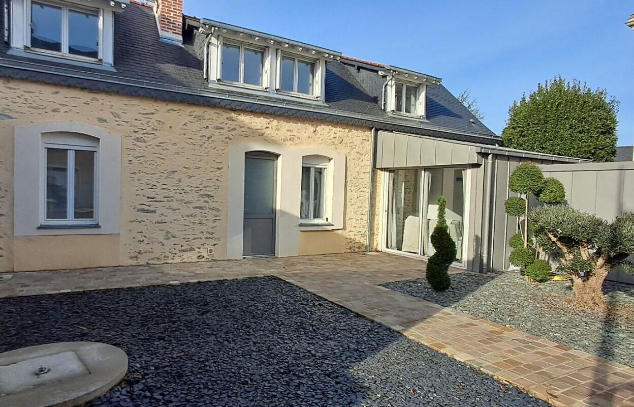 maison 5 pièces 93 m2 à vendre à Ménil (53200)