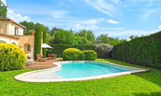 Maison 7 Pièces 249 m² à vendre à Roquefort-les-Pins (06330)