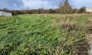 Terrain  1224 m² à vendre à Val-de-Livenne (33820)