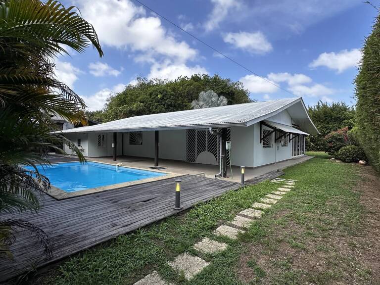 Ensemble immobilier proche de la plage de Remire-Montjoly — photo 1