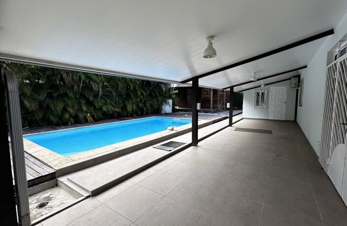 Ensemble immobilier proche de la plage de Remire-Montjoly — photo 2