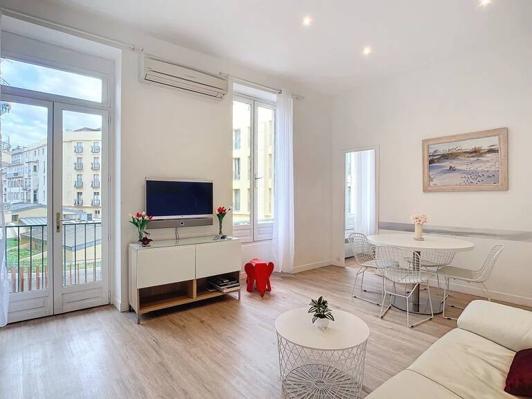 Exclusivité - Rue Paradis : 3P/Balcon, Étage Élevé/Asc — photo 1