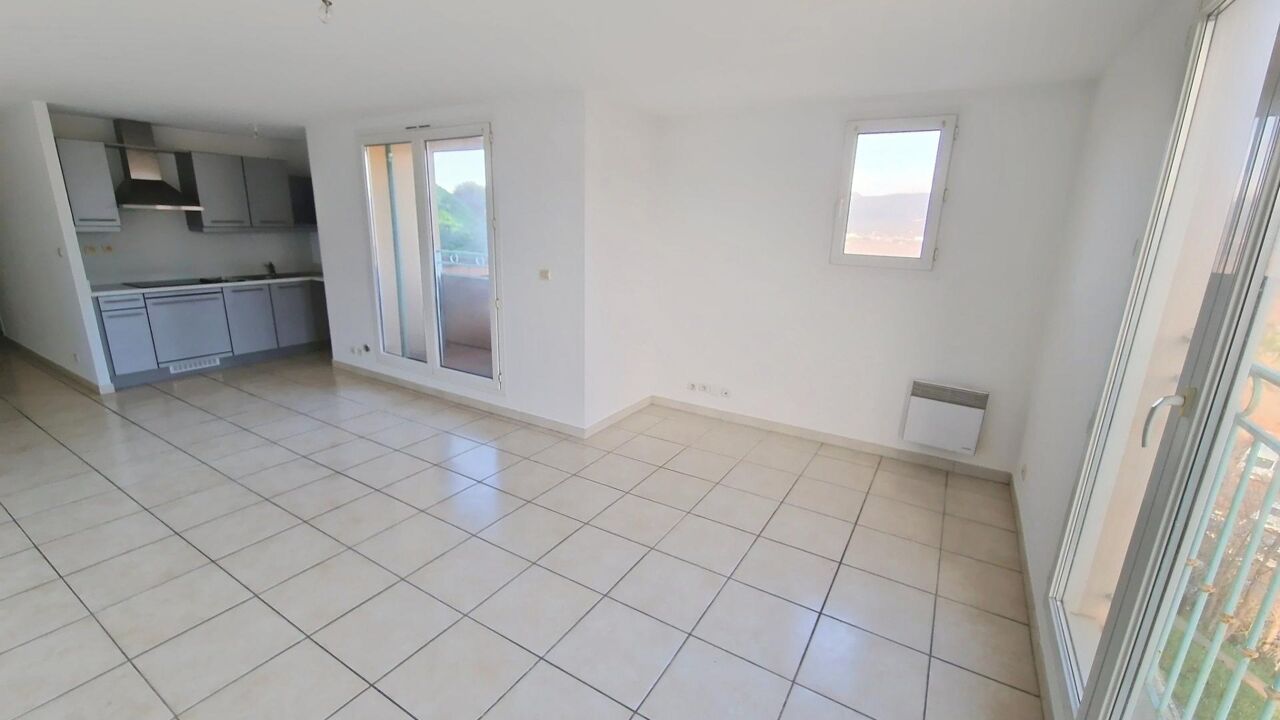 appartement 2 pièces 47 m2 à vendre à Pierrefeu-du-Var (83390)