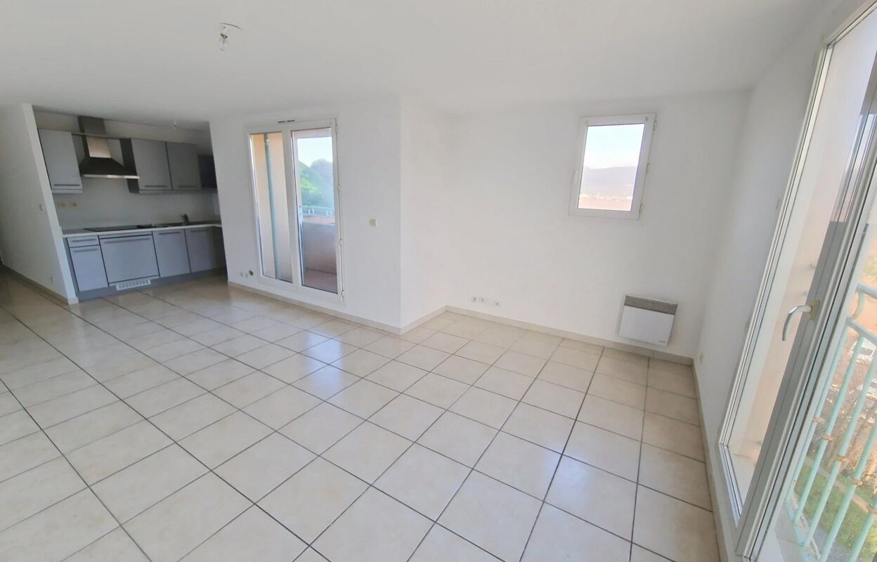 appartement 2 pièces 47 m2 à vendre à Pierrefeu-du-Var (83390)