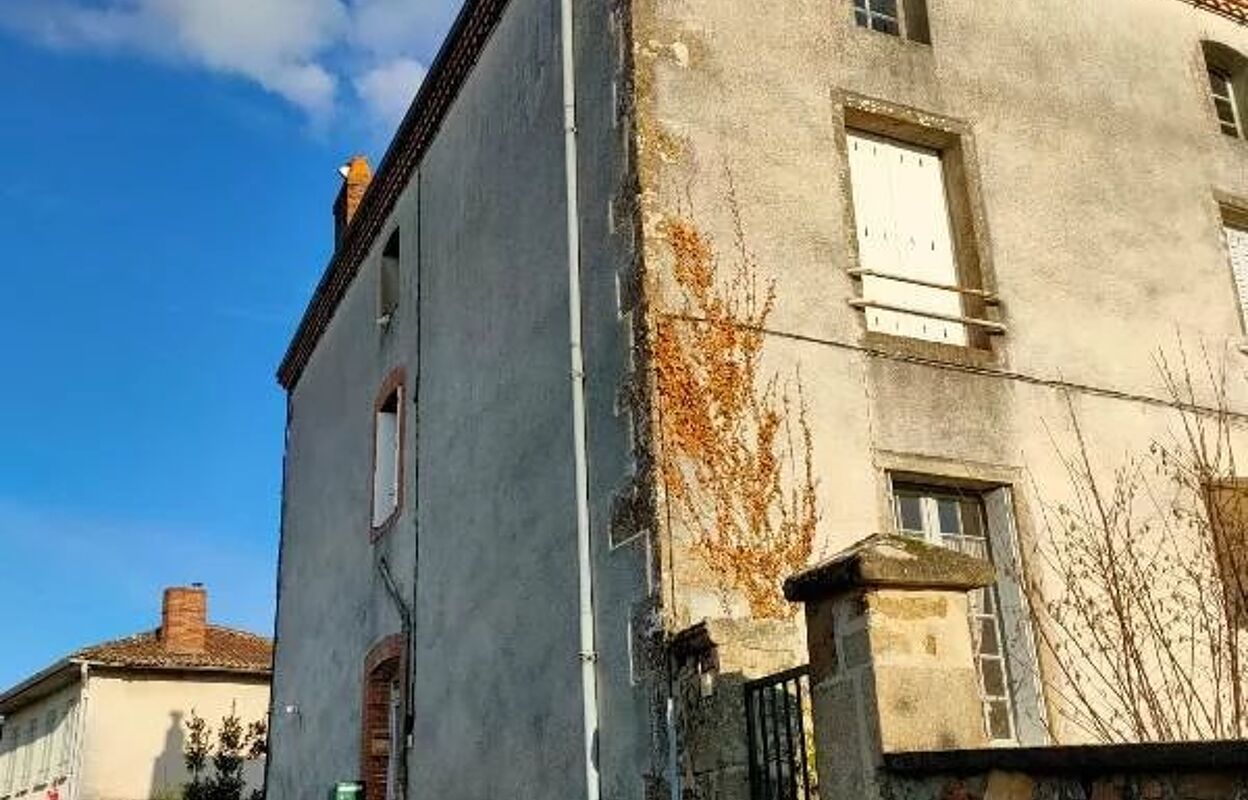 maison 5 pièces  m2 à vendre à Rochechouart (87600)