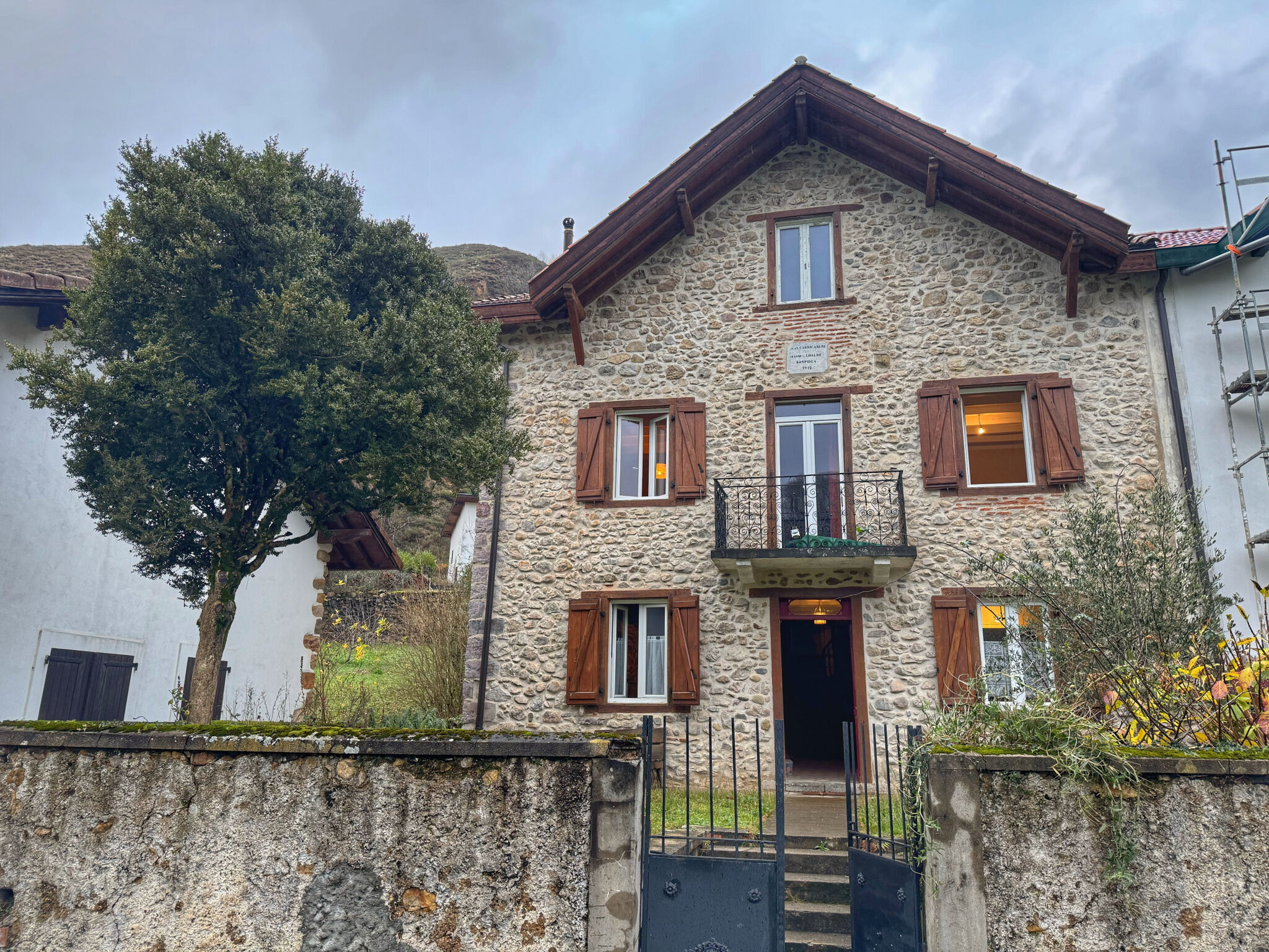 Villa / Maison  T8 à vendre Urepel 64430