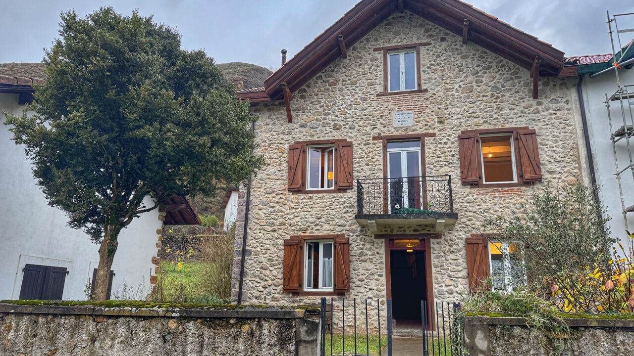 maison 8 pièces 159 m2 à vendre à Urepel (64430)