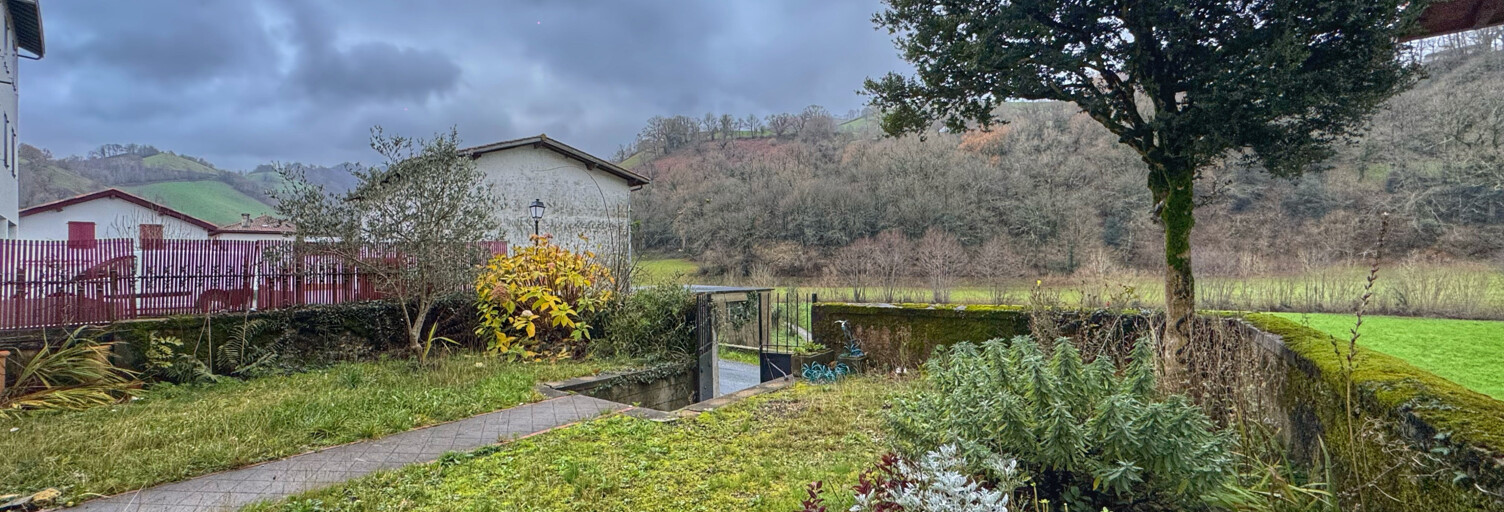 Maison 8 Pièces 159 m² à vendre à Urepel (64430)