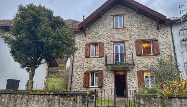 Villa / Maison 8 pièces  à vendre Urepel 64430