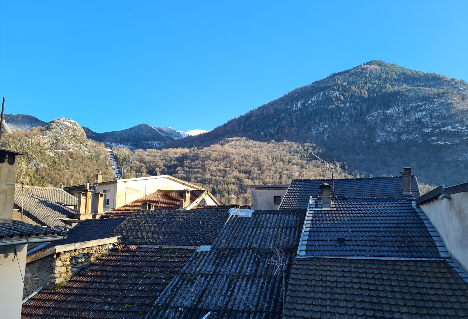 AUZAT — photo 1